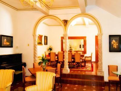 Mansion Mijashe Wellness & Travel House Hotel Морелия Екстериор снимка